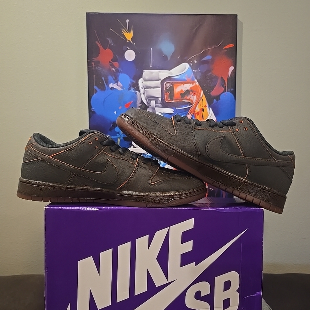 Nike Dunk SB Low Krampus - Picture 3 of 7